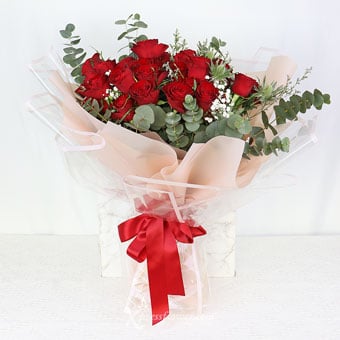 BQ2312 Unconditional Bliss (50 Red Roses)
